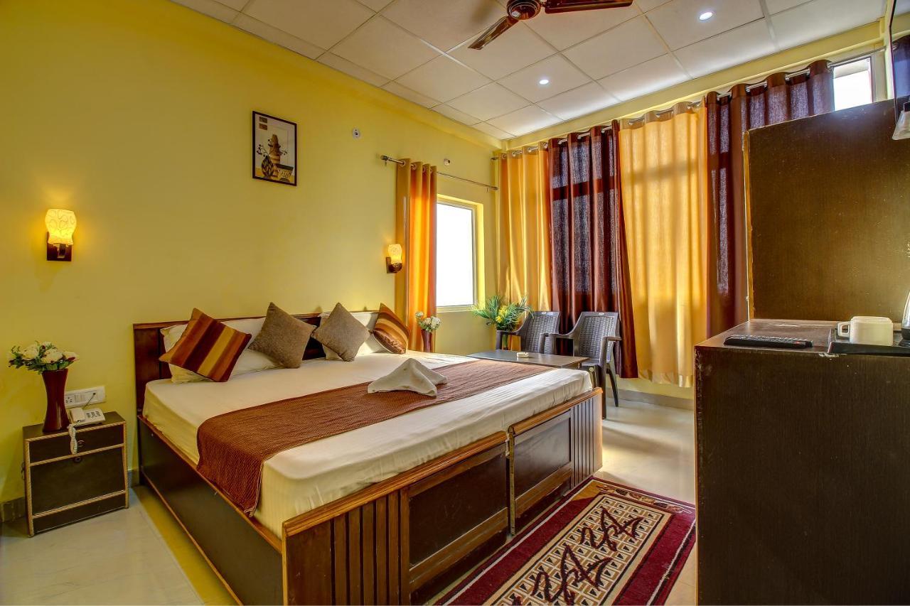 Hotel Himalayan View Лансдаун Екстериор снимка