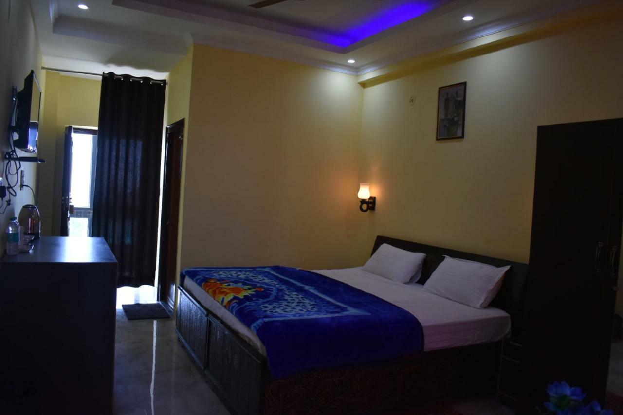 Hotel Himalayan View Лансдаун Екстериор снимка